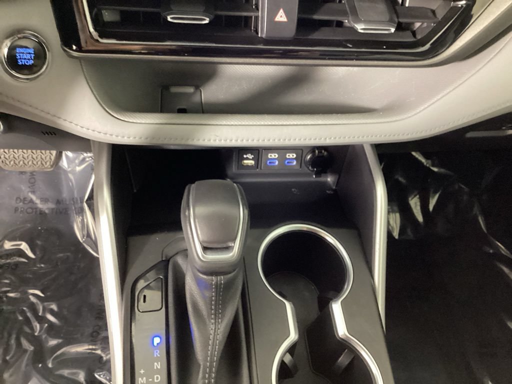 Used 2022 Toyota Highlander XLE AWD/4WD image 24
