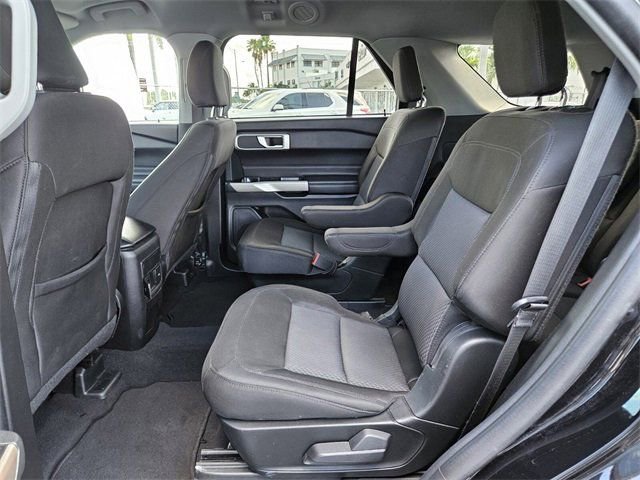 Used 2023 Ford Explorer XLT image 6