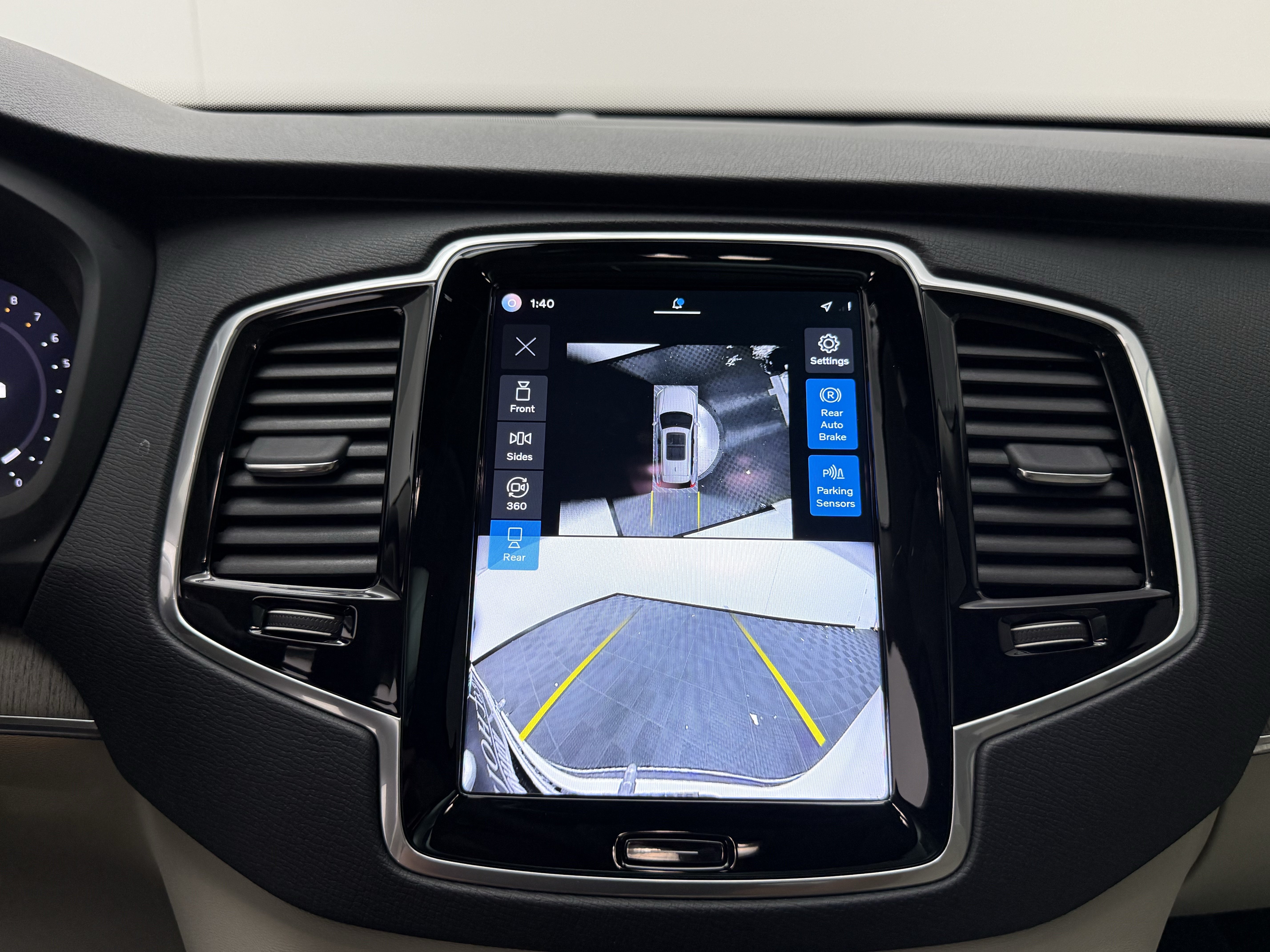 Certified 2024 Volvo XC90 B5 Plus AWD/4WD image 20