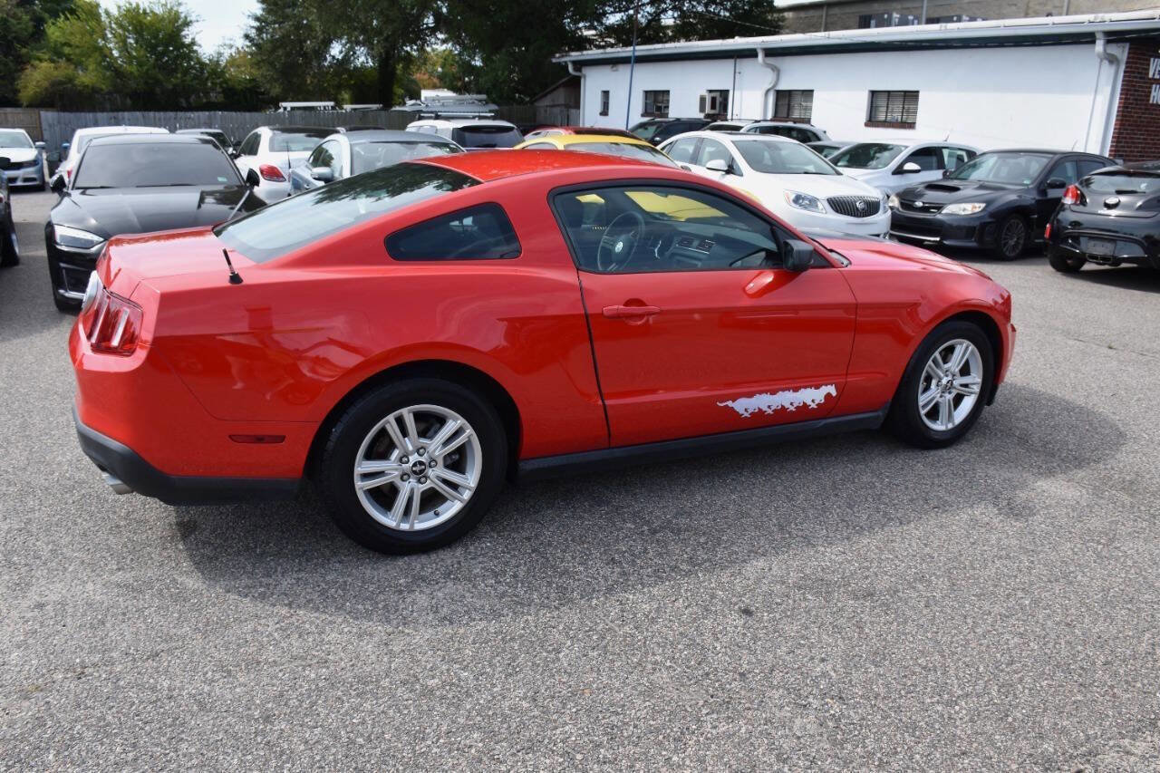 Used 2012 Ford Mustang Coupe image 4