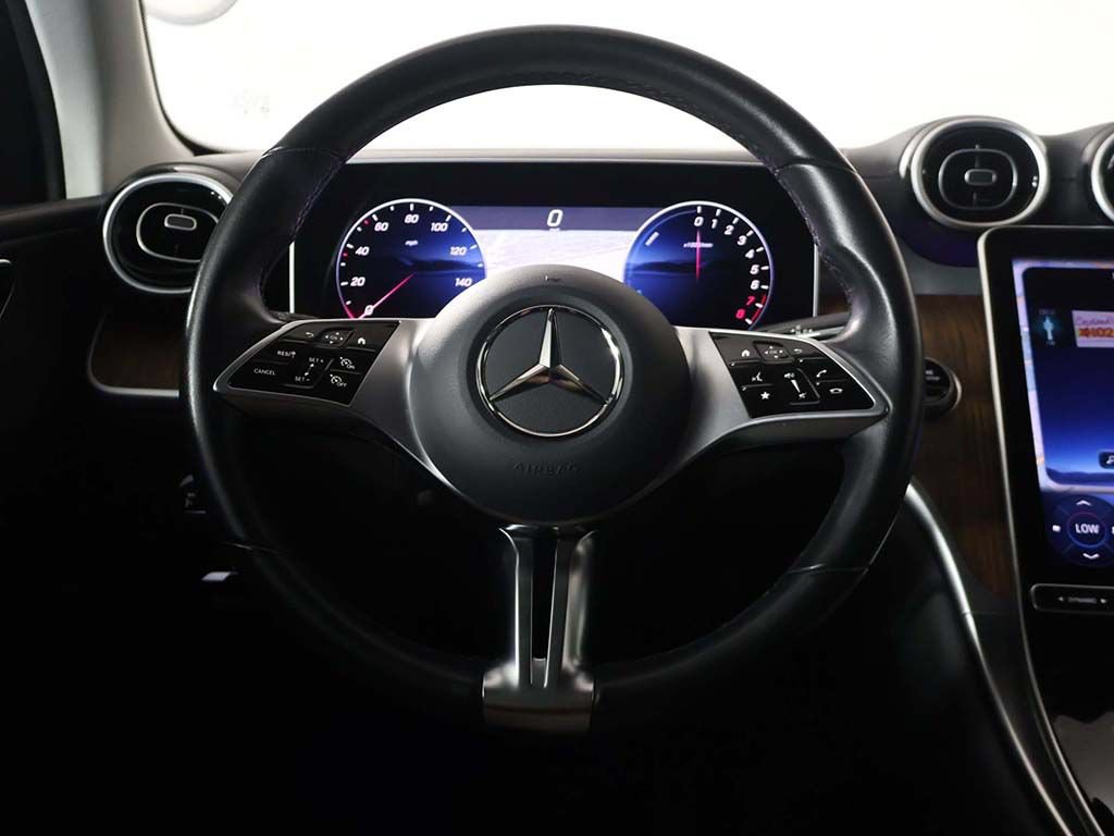 Used 2025 Mercedes-Benz GLC 350e 4MATIC image 39