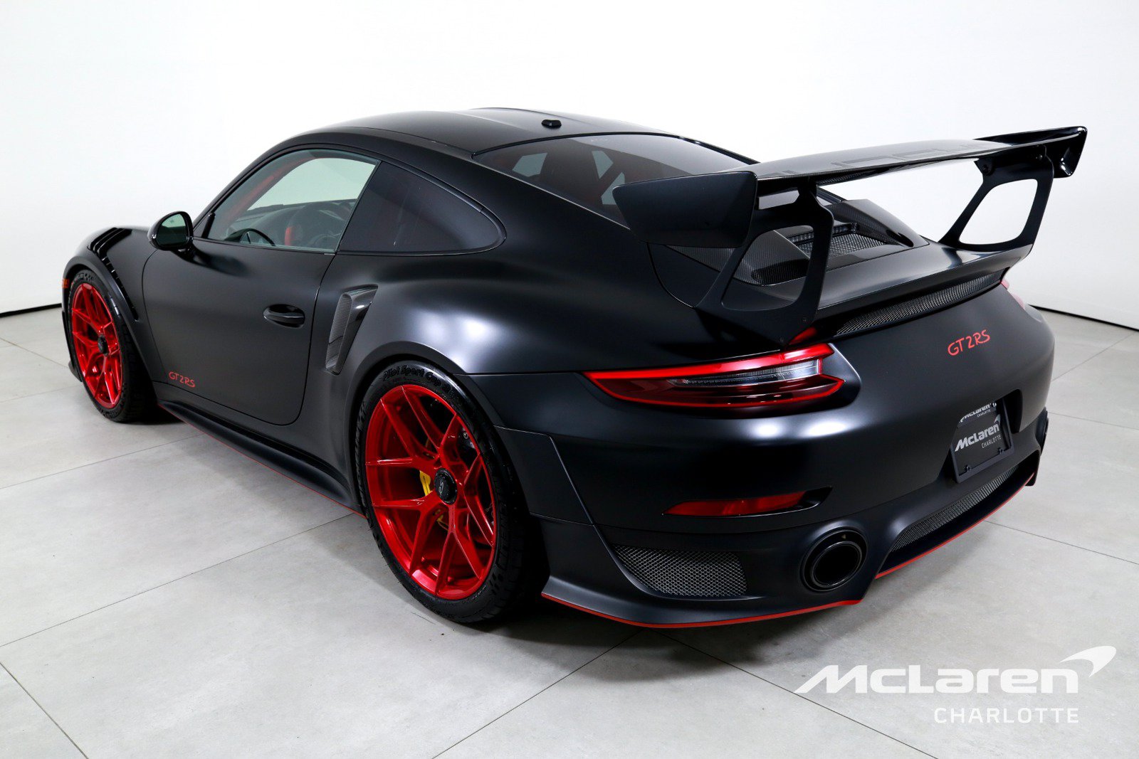 Used 2018 Porsche 911 GT2 RS RWD image 6