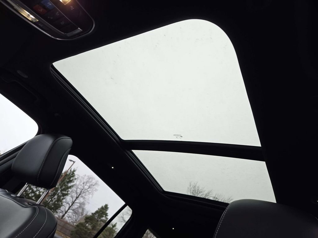 New 2025 Jeep Grand Cherokee L Limited AWD/4WD image 9