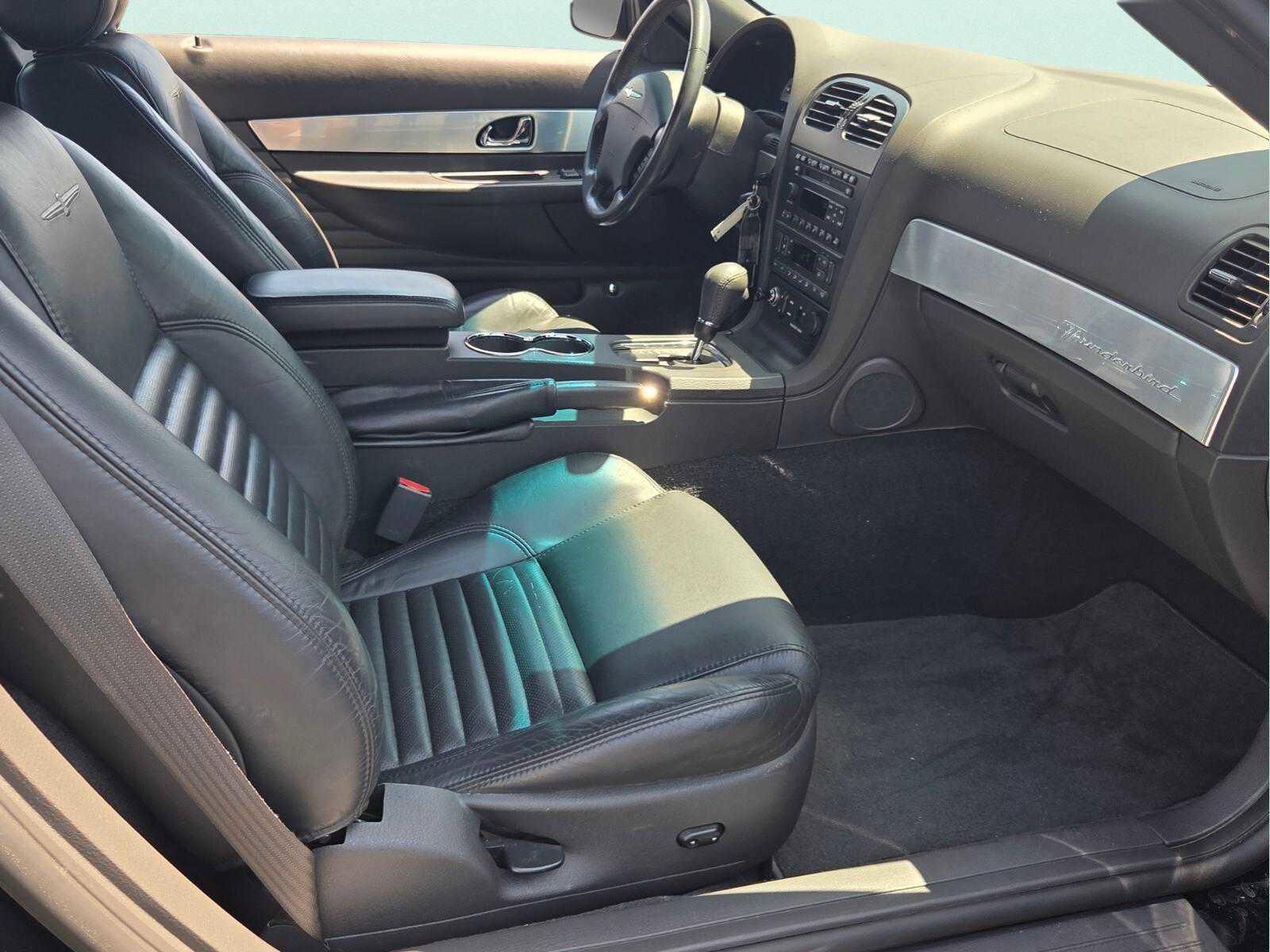 Used 2002 Ford Thunderbird Deluxe image 12
