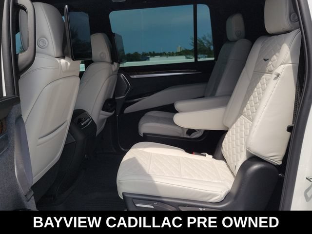 Used 2025 Cadillac Escalade ESV Sport Platinum w/ LPO, ONYX Package AWD/4WD image 16