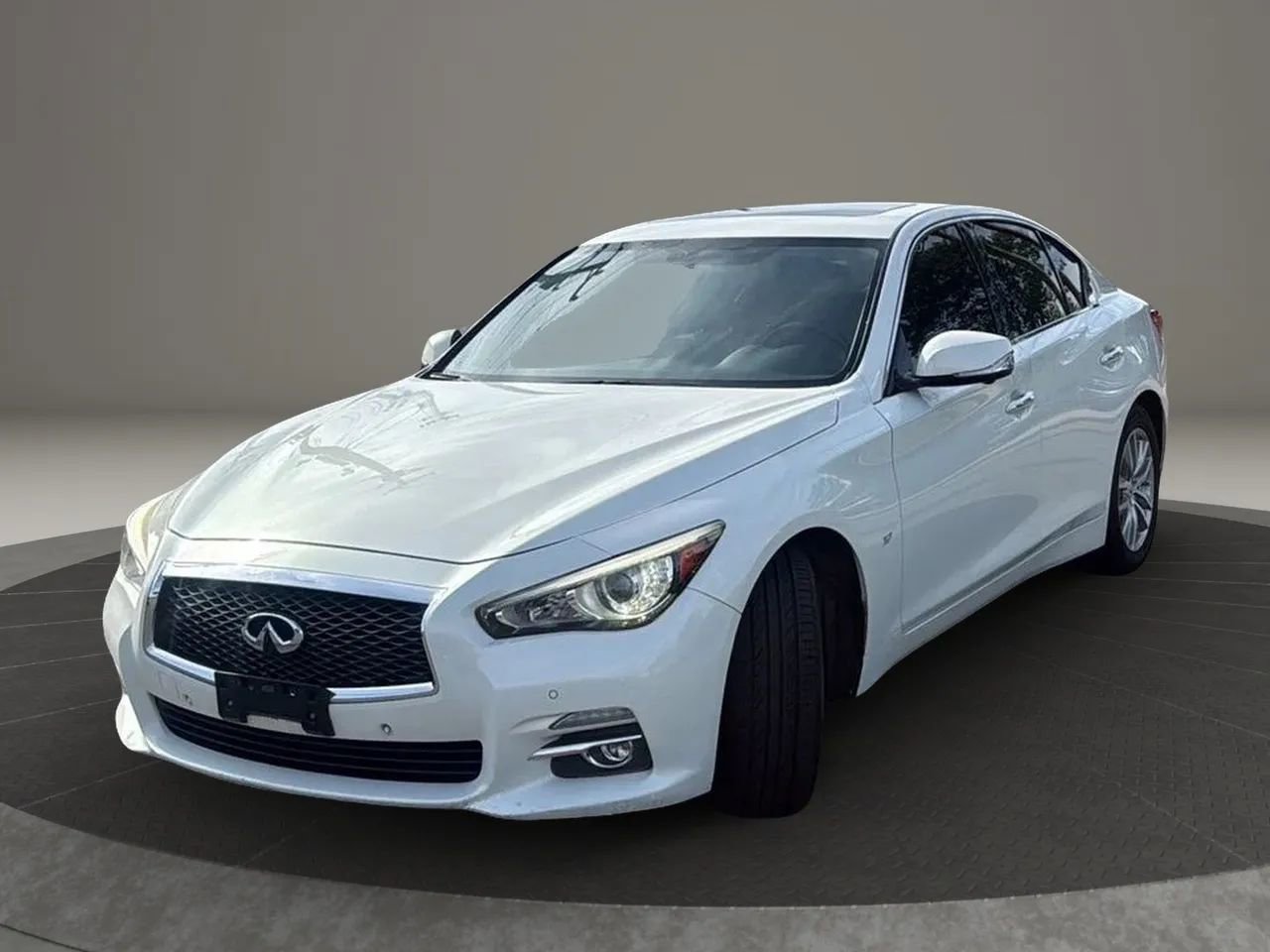 Used 2015 INFINITI Q50 Premium w/ Deluxe Touring Package AWD/4WD image 3