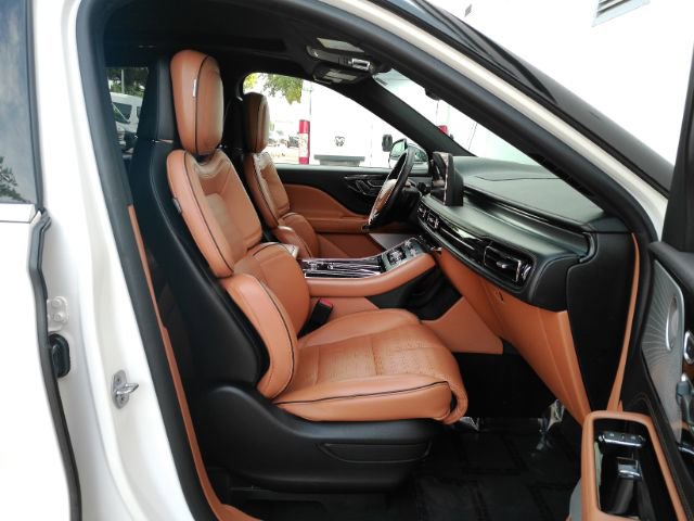 Used 2022 Lincoln Aviator Black Label Grand Touring w/ Class IV Trailer Tow Package AWD/4WD image 20