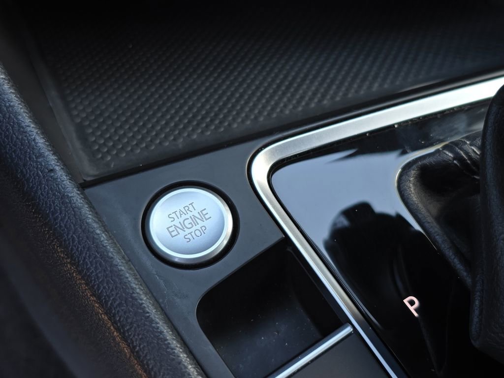 Used 2021 Volkswagen Jetta R-Line w/ R-Line Cold Weather Package image 26