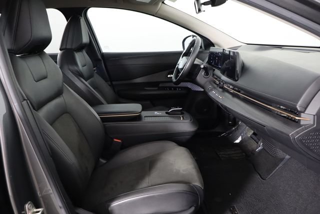 Used 2023 Nissan Ariya AWD image 18