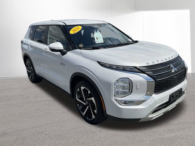 Used 2024 Mitsubishi Outlander SE AWD/4WD image 3