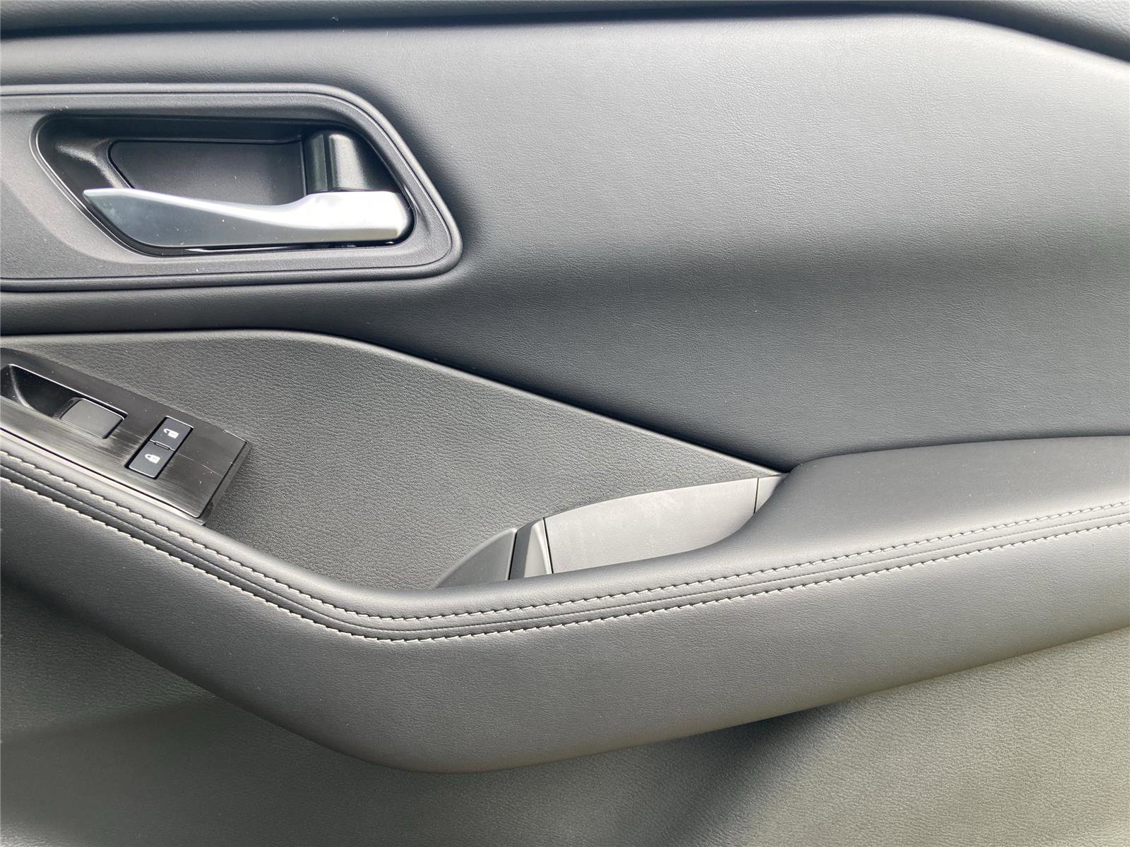 New 2026 Nissan Rogue SV image 31