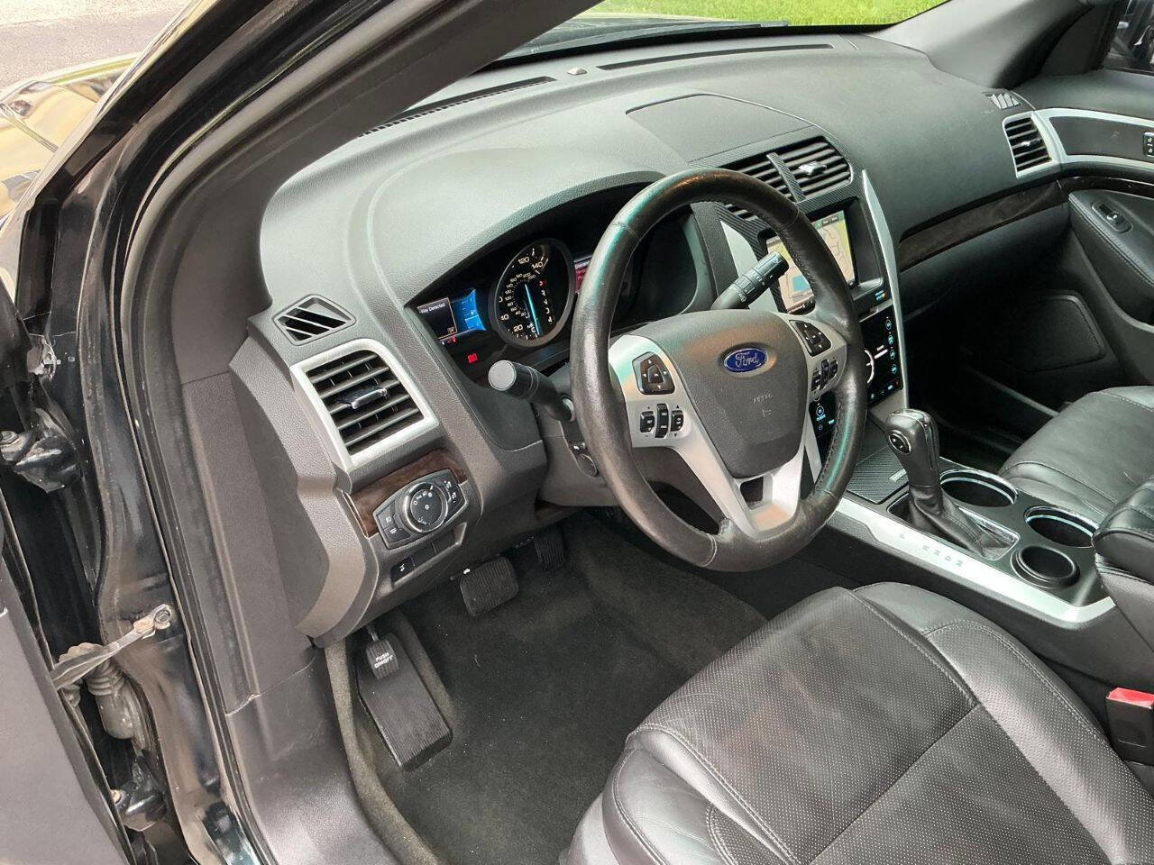 Used 2014 Ford Explorer Limited w/ Equipment Group 301A image 9