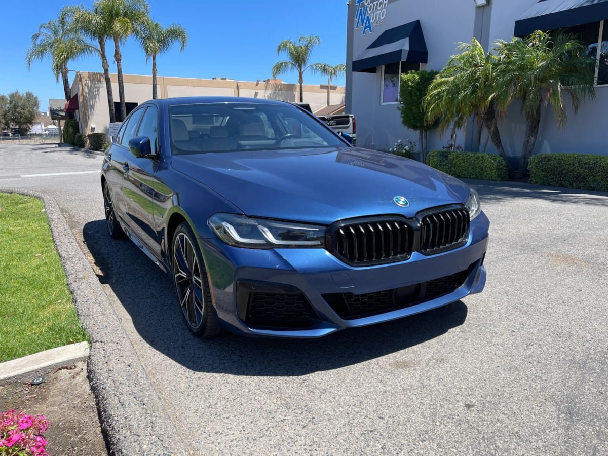 Used 2022 BMW 530e w/ Executive Package RWD image 3