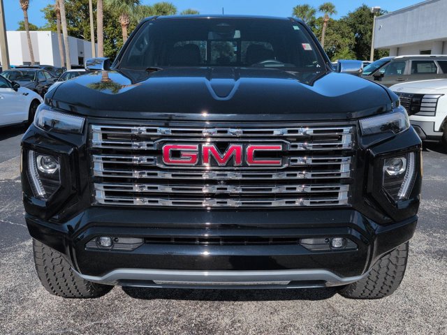 Used 2023 GMC Canyon Denali w/ Denali Black Edition AWD/4WD image 9