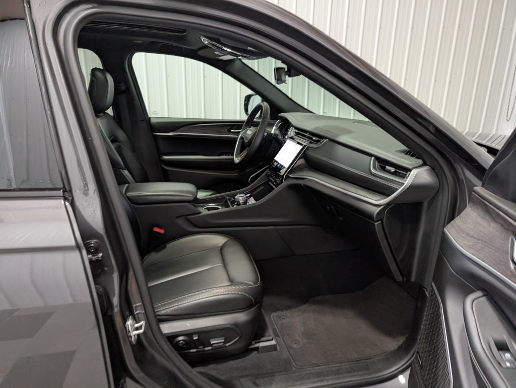 Used 2024 Jeep Grand Cherokee Limited 4xe AWD/4WD image 29