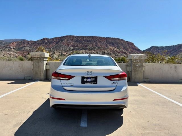Used 2017 Hyundai Elantra SE image 7