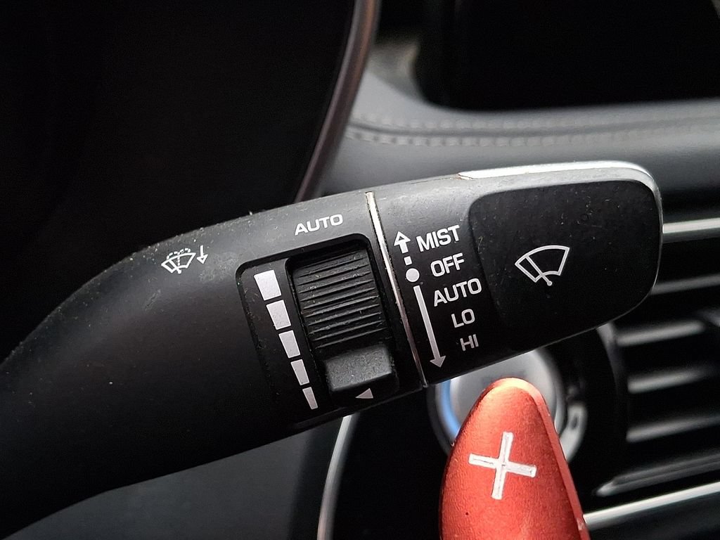 Used 2022 Genesis G70 3.3T RWD image 22