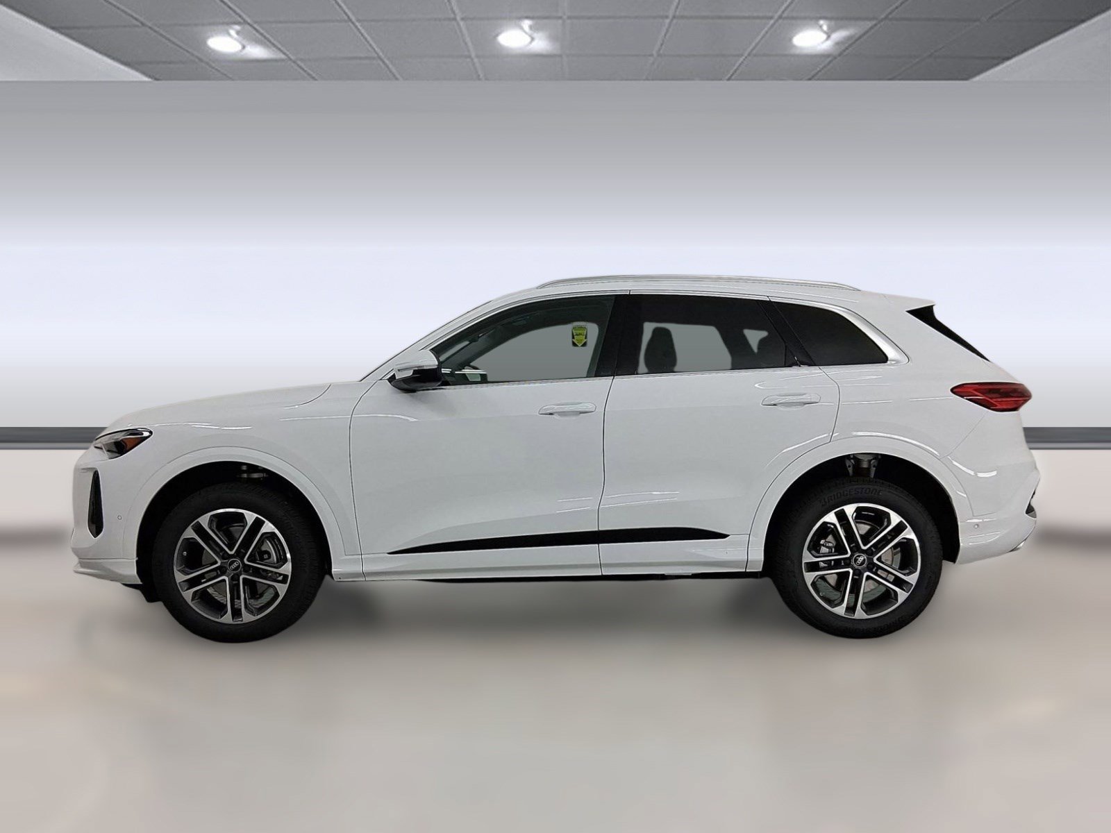 Certified 2025 Audi Q5 Premium w/ Convenience Package image 2