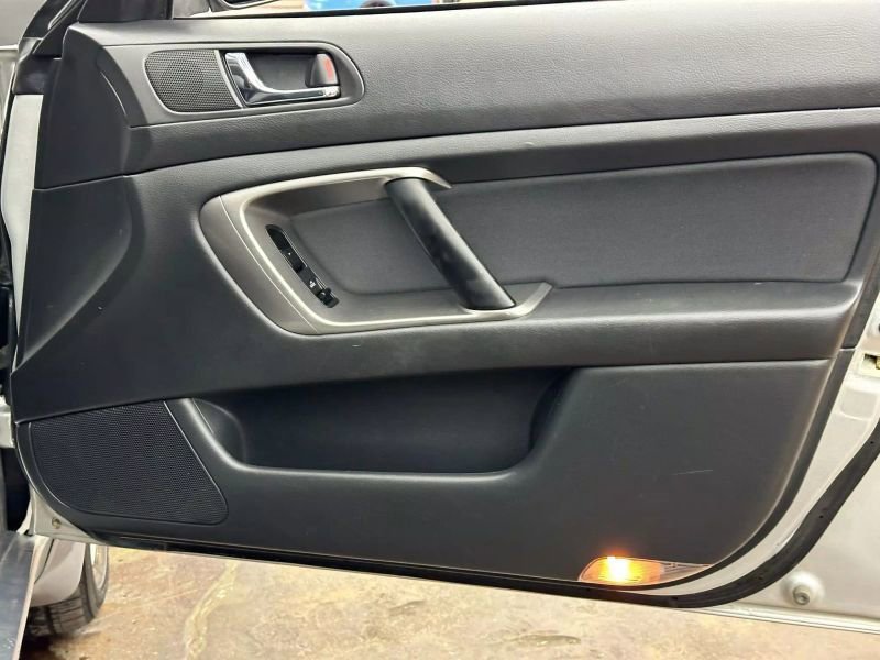 Used 2006 Subaru Outback 2.5i image 30