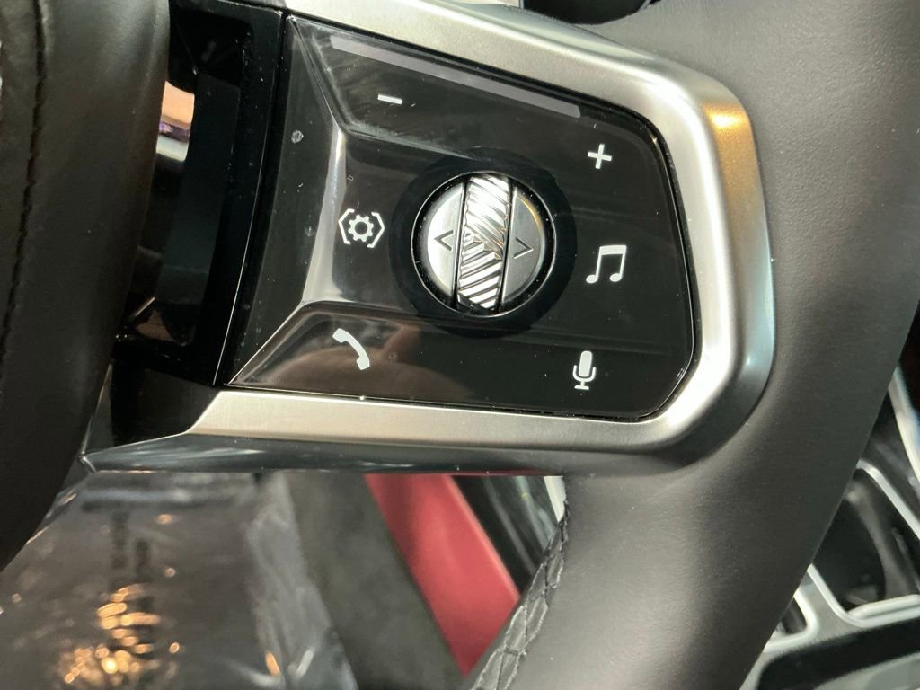 Used 2026 BMW 740i xDrive image 92