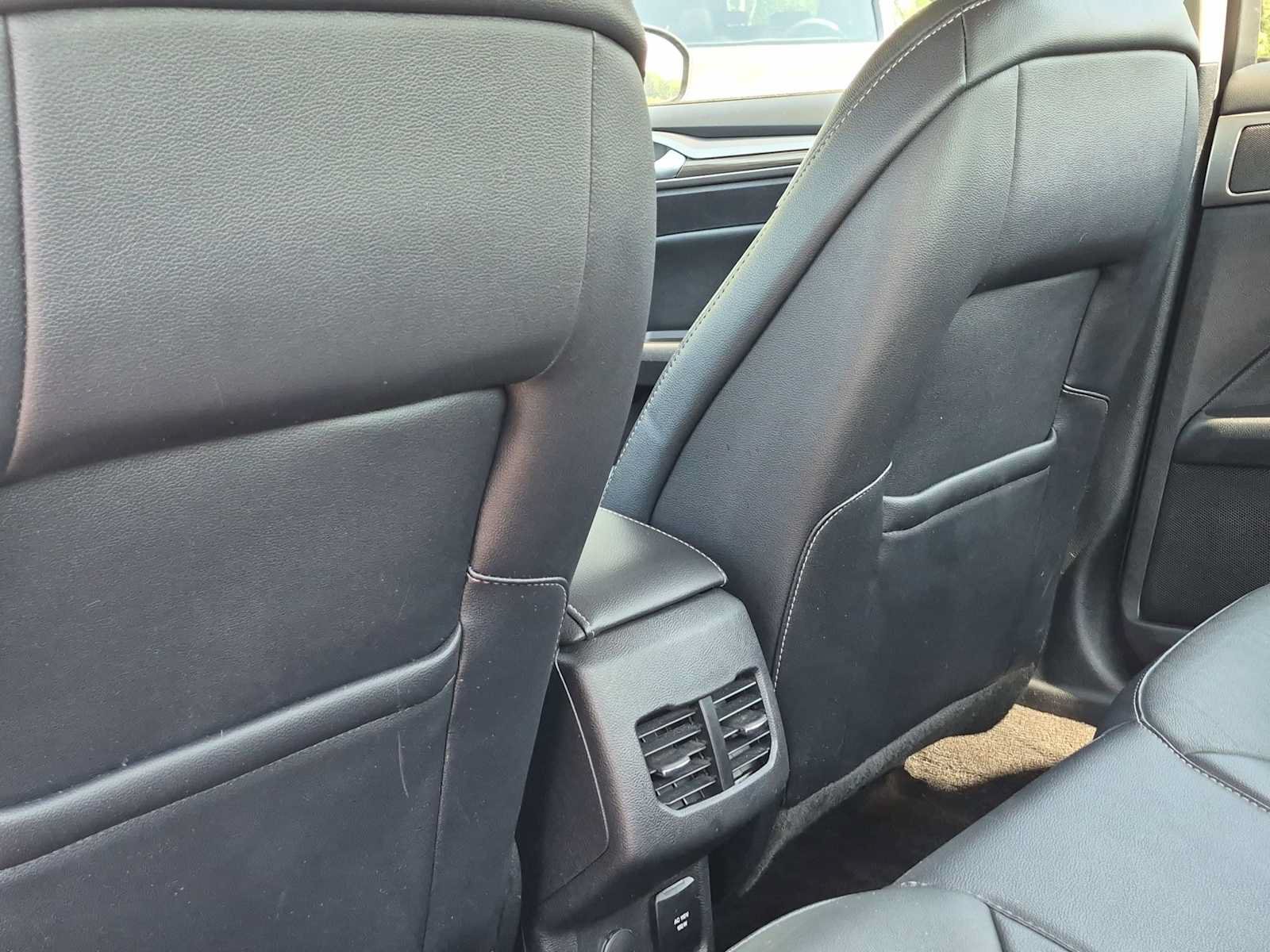 Used 2018 Ford Fusion SE w/ Fusion SE Technology Package FWD image 17