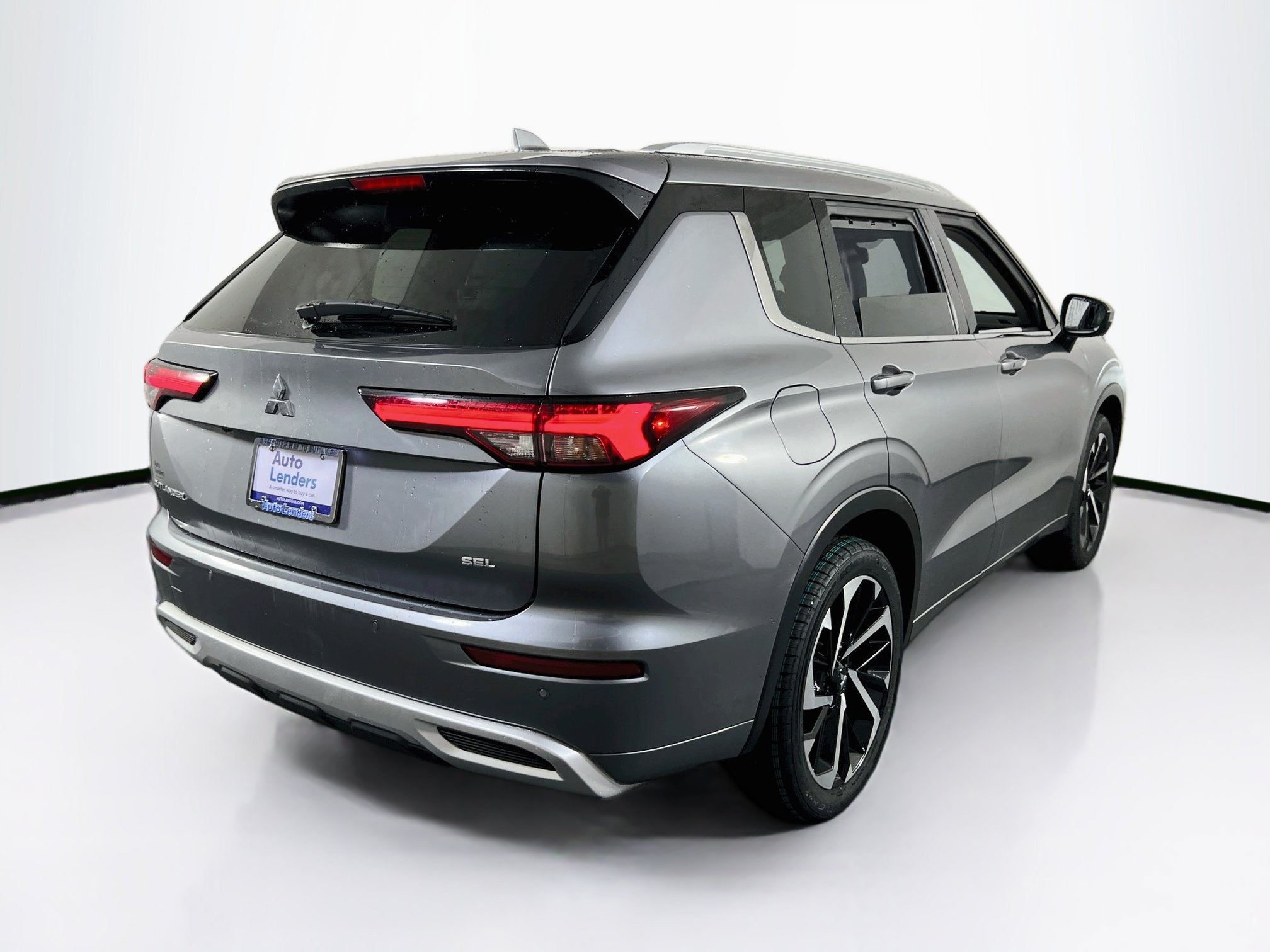 Used 2023 Mitsubishi Outlander SEL AWD/4WD image 5