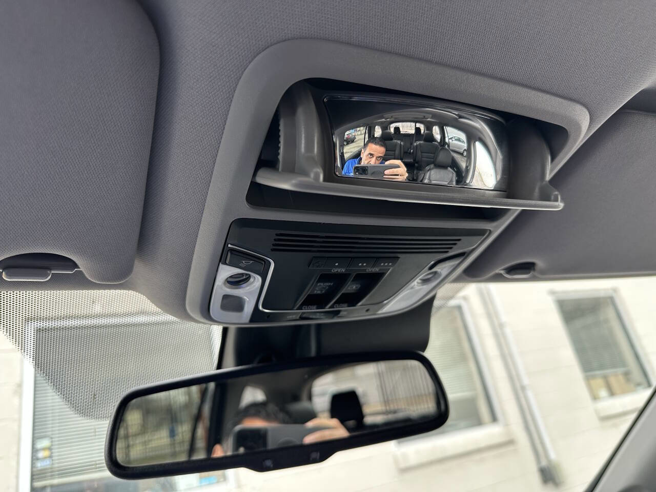 Used 2017 Honda Pilot Elite image 35