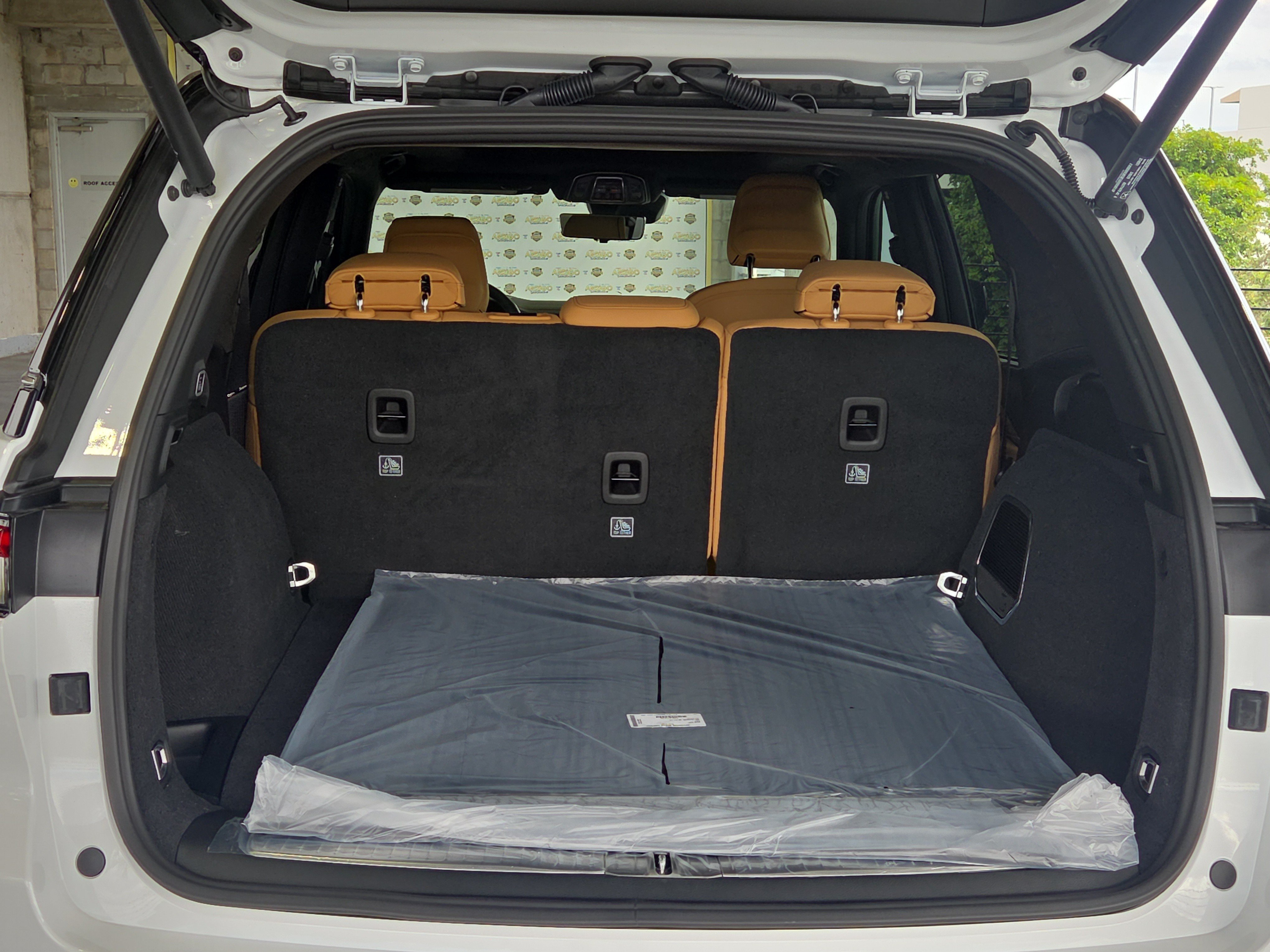 New 2025 Jeep Grand Cherokee Summit AWD/4WD image 13
