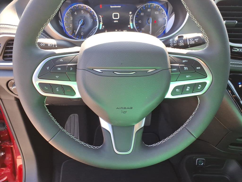 New 2027 Chrysler Pacifica Select FWD image 22