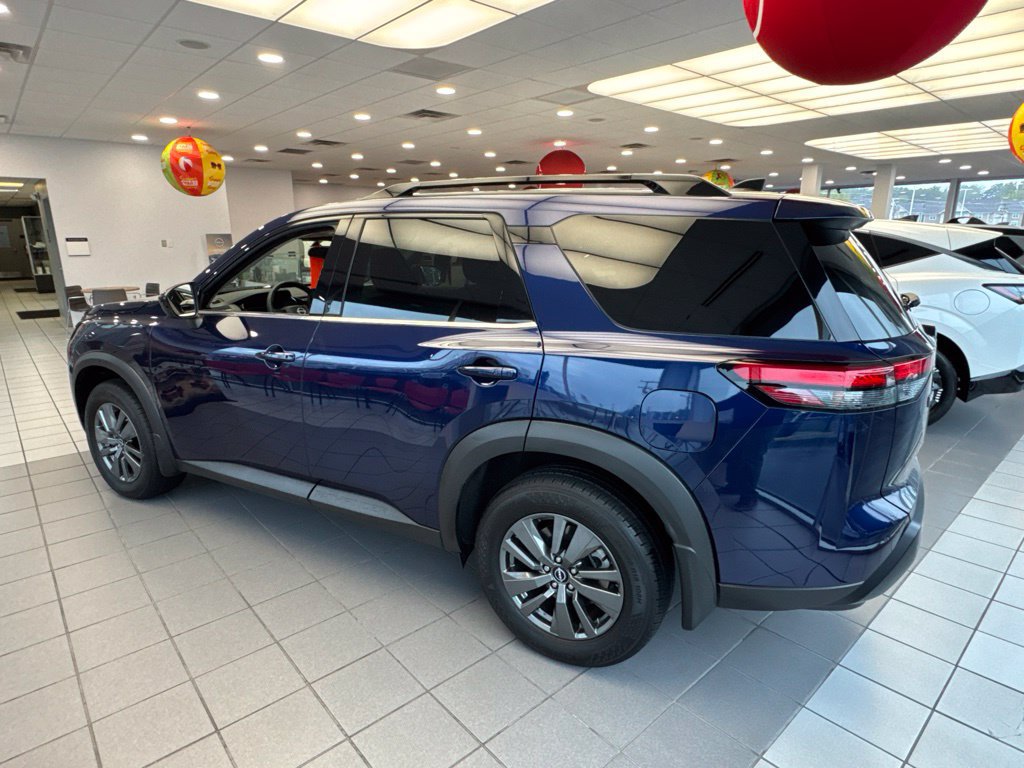 New 2026 Nissan Pathfinder SV w/ SV Premium Package AWD/4WD image 5