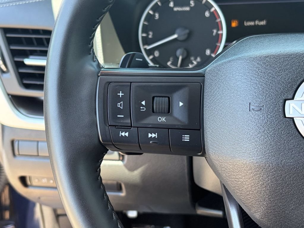 Used 2025 Nissan Rogue SV AWD/4WD image 37
