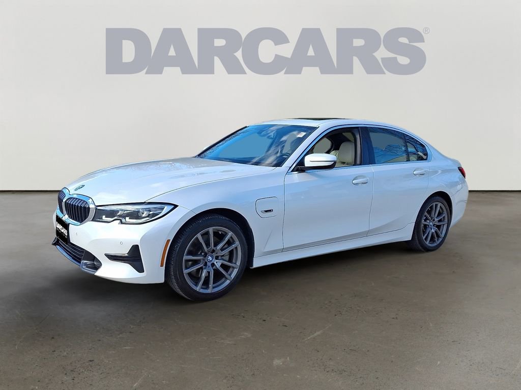 Used 2022 BMW 330e xDrive image 3