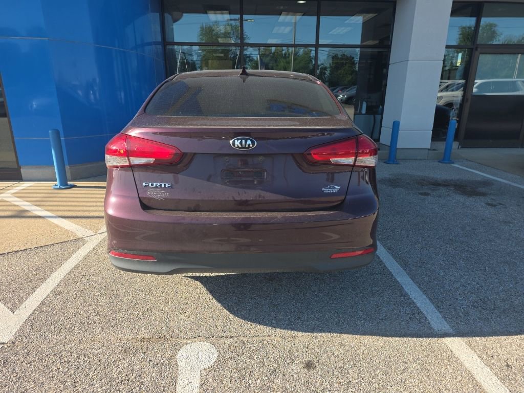 Used 2017 Kia Forte LX FWD image 4