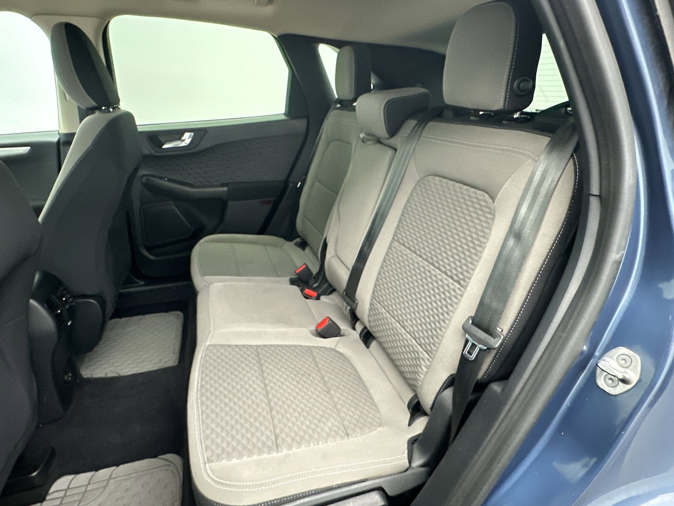 Used 2020 Ford Escape SE image 14