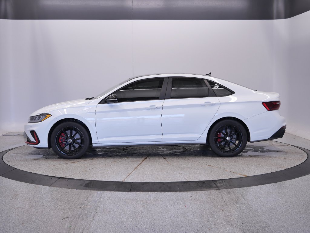 Used 2026 Volkswagen Jetta GLI Autobahn FWD image 2