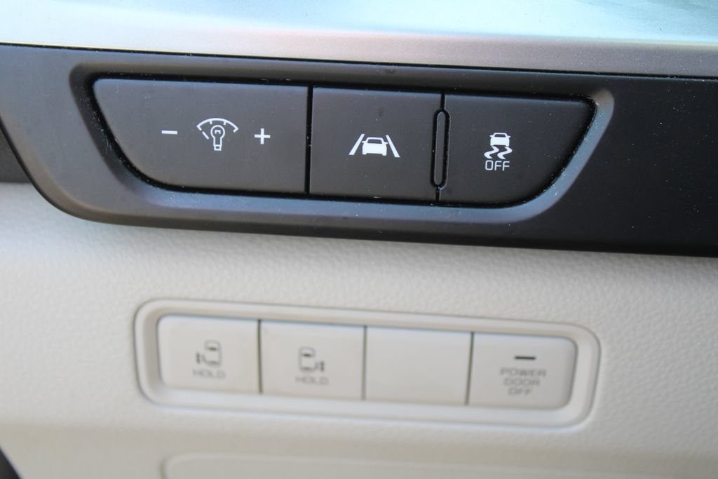 Certified 2024 Kia Carnival LX FWD image 29