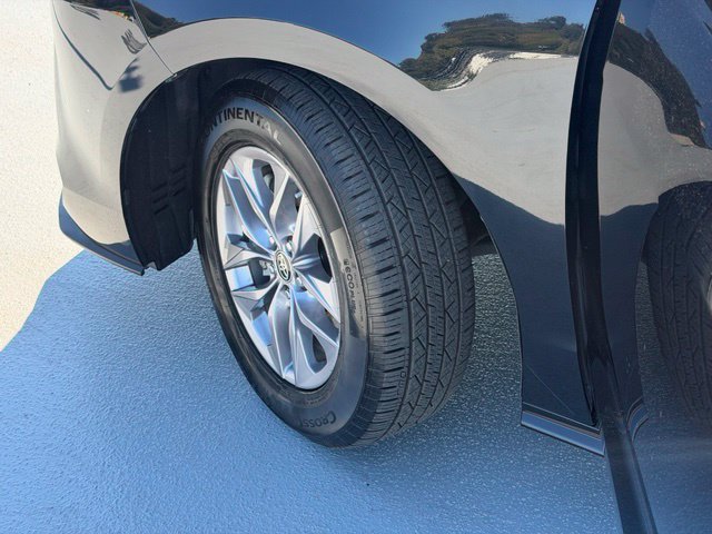 Used 2023 Toyota Sienna LE FWD image 24