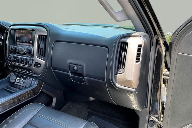 Used 2015 GMC Sierra 2500 Denali w/ Duramax Plus Package AWD/4WD image 18