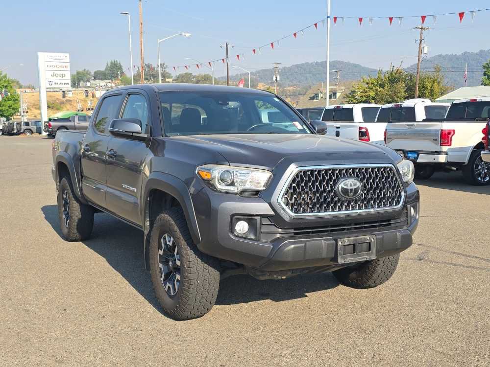 Used 2018 Toyota Tacoma TRD Off-Road AWD/4WD image 4