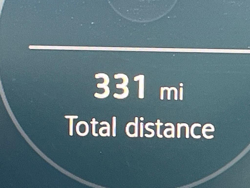 Used 2025 Volkswagen Tiguan SE w/ Panoramic Sunroof Package image 23