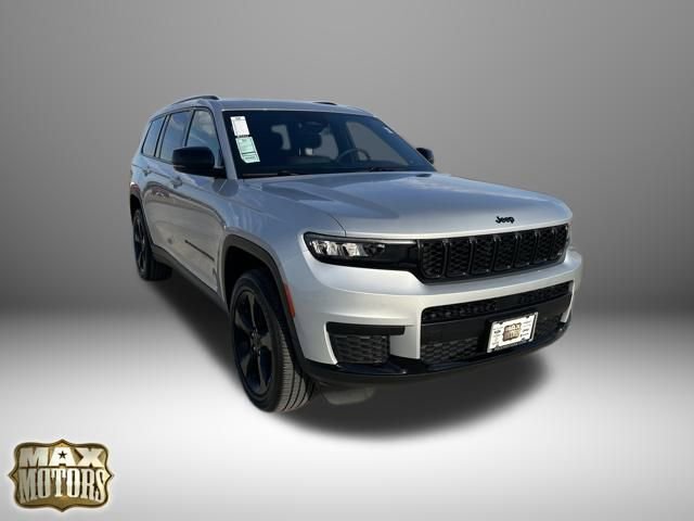 Used 2024 Jeep Grand Cherokee L Altitude image 11