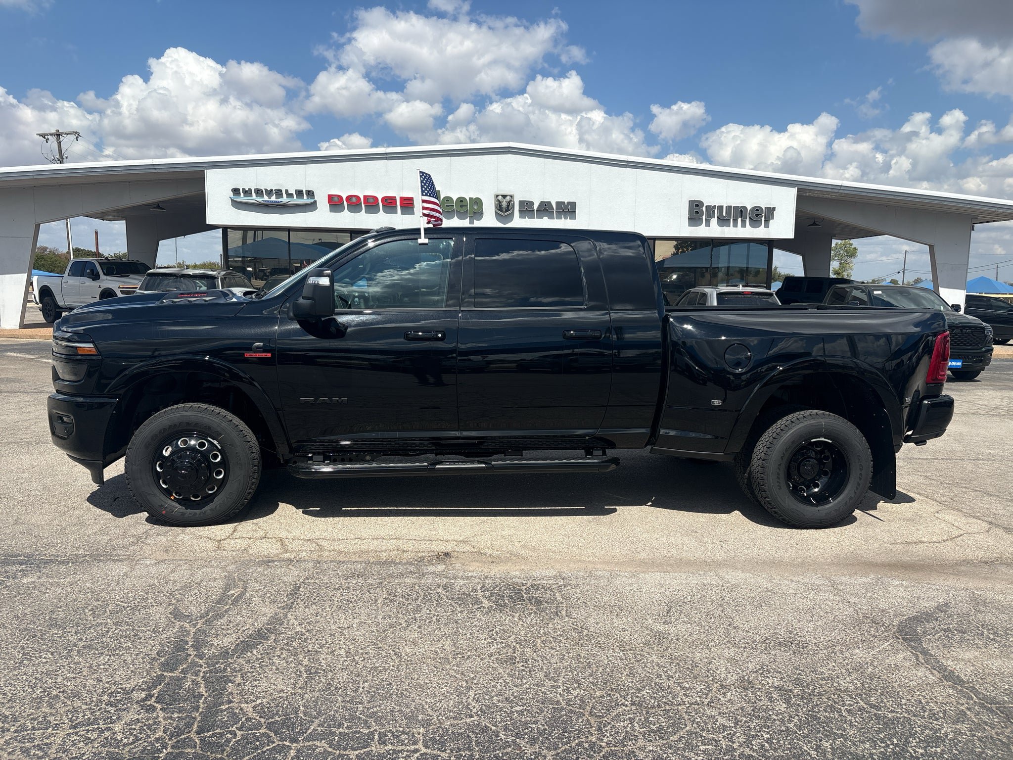 New 2027 RAM 3500 Laramie w/ Night Edition AWD/4WD image 11