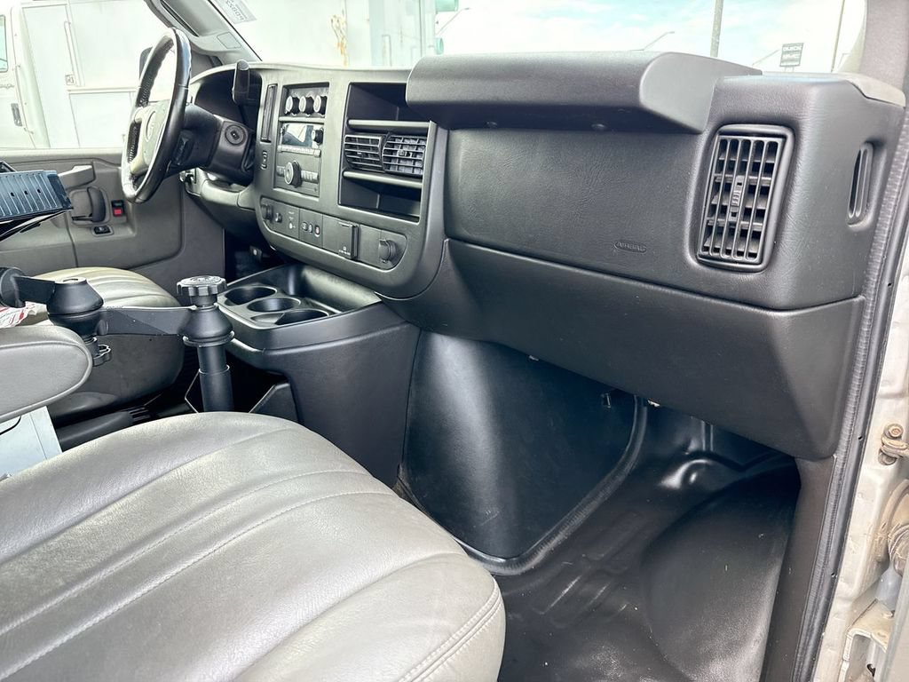 Used 2016 GMC Savana 2500 RWD image 14