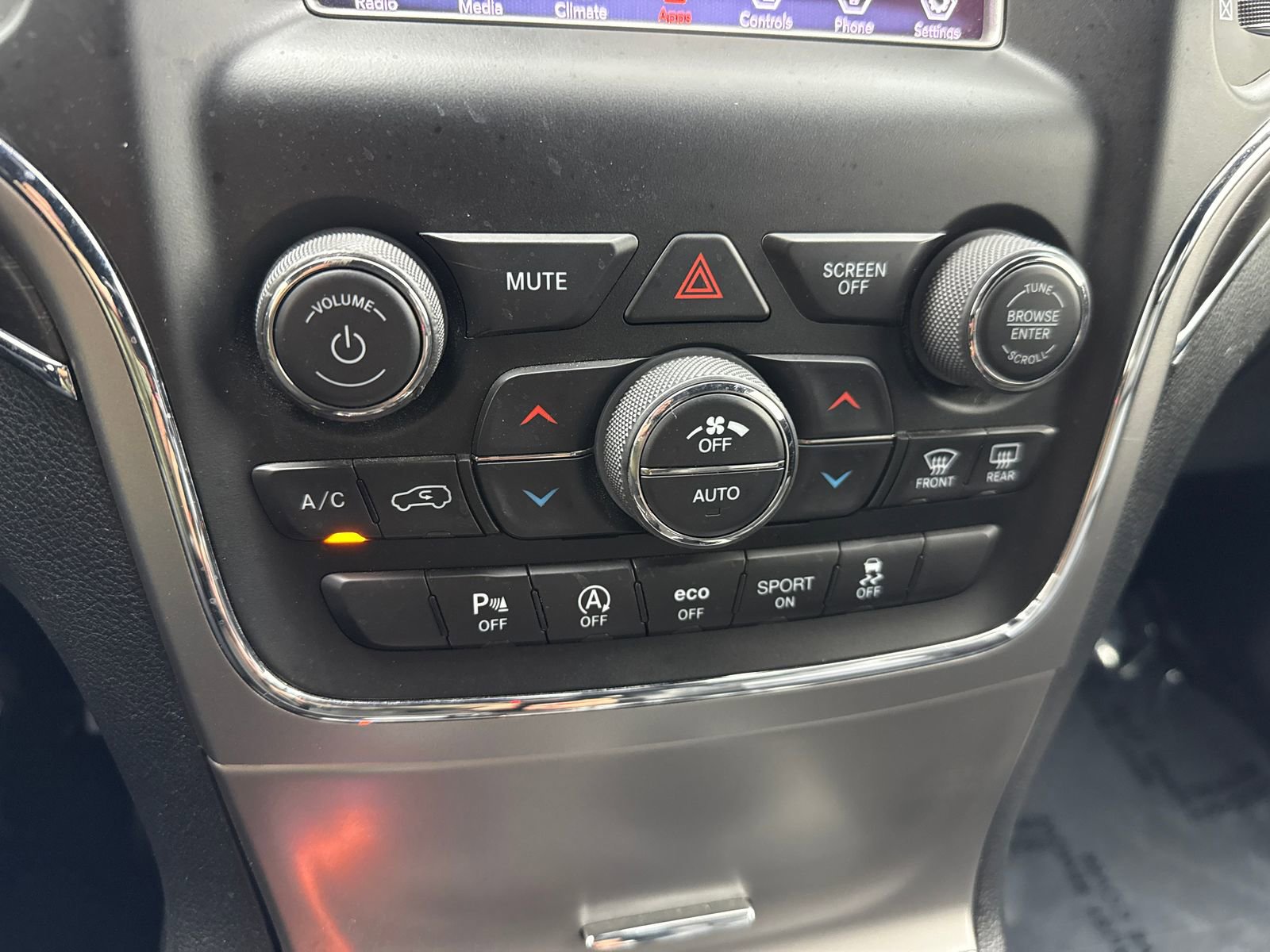 Used 2018 Jeep Grand Cherokee Limited RWD image 30