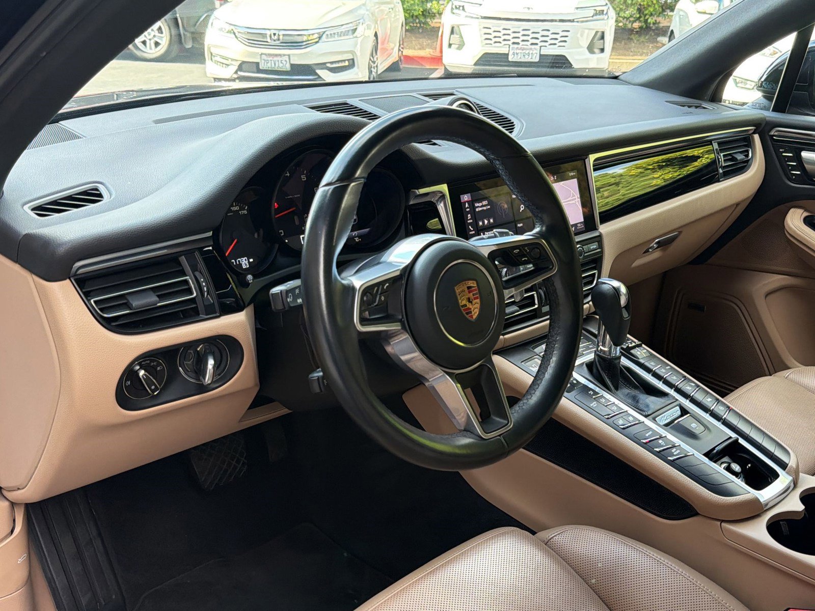Used 2020 Porsche Macan AWD/4WD image 4