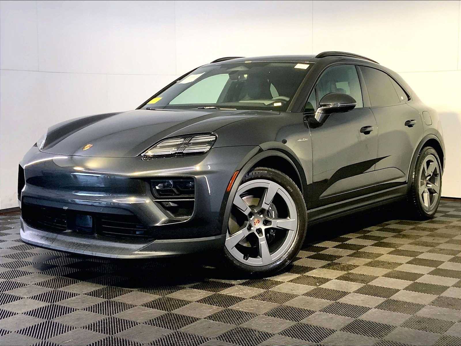 New 2026 Porsche Macan 4 Electric AWD/4WD video 1