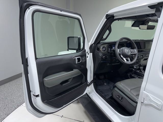 Used 2024 Jeep Wrangler High Altitude image 12