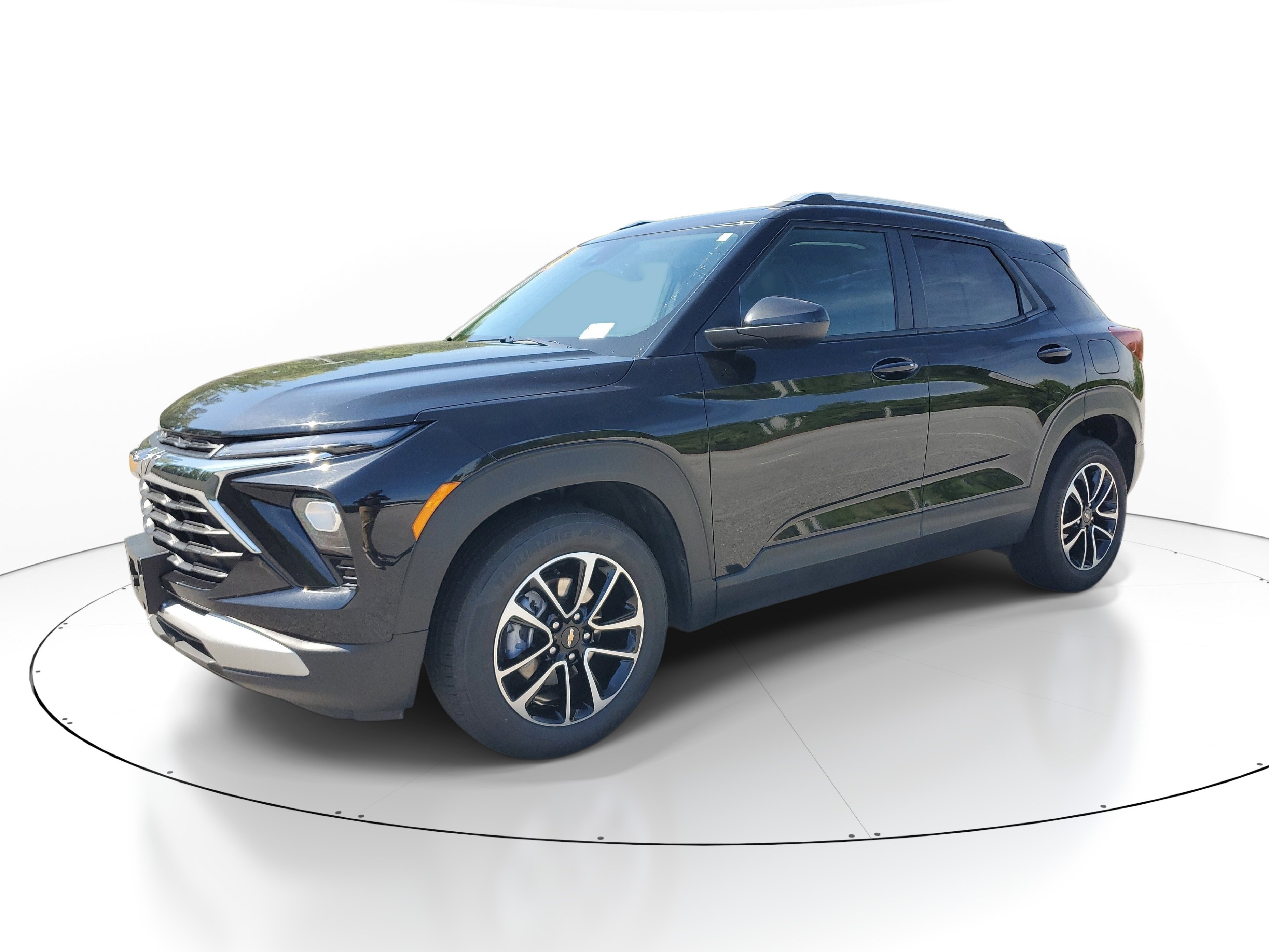 Used 2025 Chevrolet TrailBlazer LT FWD image 3