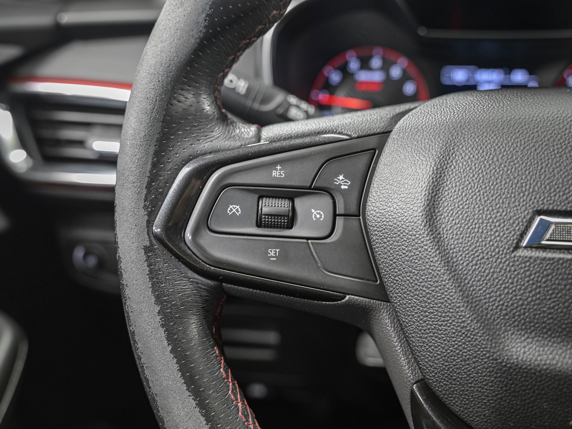 Used 2023 Chevrolet TrailBlazer RS w/ Sun and Liftgate Package FWD image 19
