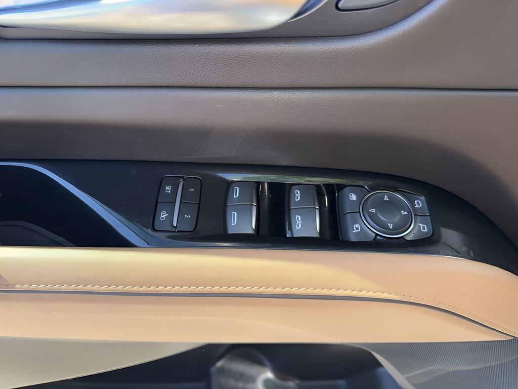 Used 2023 Cadillac Escalade Sport w/ LPO, ONYX Package AWD/4WD image 15